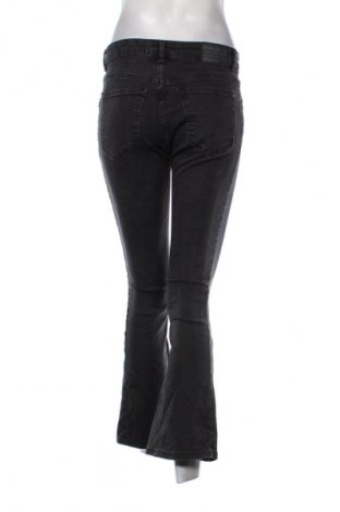 Dámské džíny  Pull&Bear, Velikost S, Barva Šedá, Cena  369,00 Kč