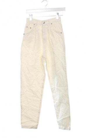 Női farmernadrág Pull&Bear, Méret XXS, Szín Ekrü
, Ár 7 879 Ft