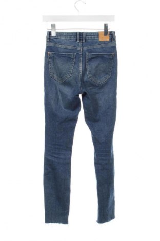 Damskie jeansy Sinsay, Rozmiar XS, Kolor Niebieski, Cena 68,97 zł