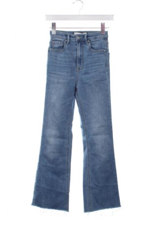Damskie jeansy Stradivarius, Rozmiar XS, Kolor Niebieski, Cena 95,99 zł