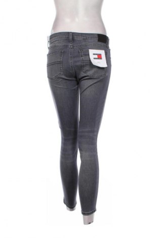 Női farmernadrág Tommy Jeans, Méret M, Szín Szürke, Ár 46 279 Ft