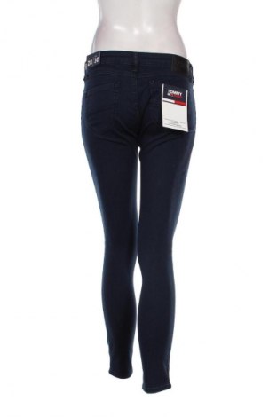 Damskie jeansy Tommy Jeans, Rozmiar M, Kolor Niebieski, Cena 564,99 zł