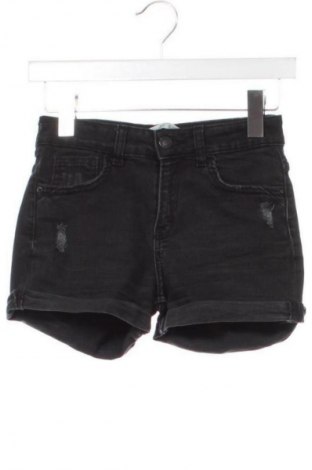 Γυναικείο κοντό παντελόνι Bershka, Μέγεθος XS, Χρώμα Μαύρο, Τιμή 9,72 €