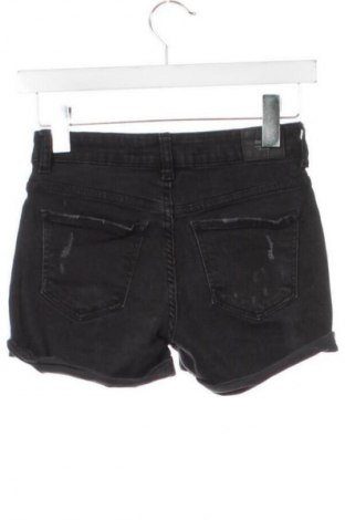 Γυναικείο κοντό παντελόνι Bershka, Μέγεθος XS, Χρώμα Μαύρο, Τιμή 9,72 €