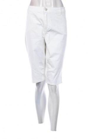 Pantaloni scurți de femei C&A, Mărime XXL, Culoare Alb, Preț 26,99 Lei