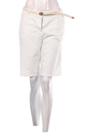 Pantaloni scurți de femei Christian Berg, Mărime L, Culoare Alb, Preț 115,99 Lei