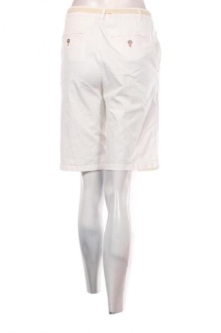 Pantaloni scurți de femei Christian Berg, Mărime L, Culoare Alb, Preț 115,99 Lei
