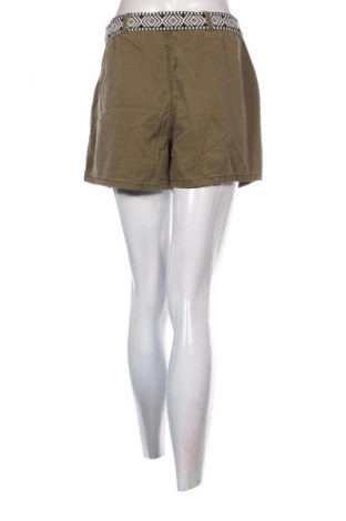 Damen Shorts Clockhouse, Größe M, Farbe Grün, Preis € 9,74