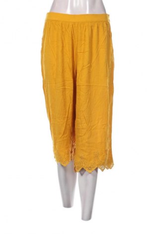 Damen Shorts Crossroads, Größe M, Farbe Gelb, Preis 23,99 €