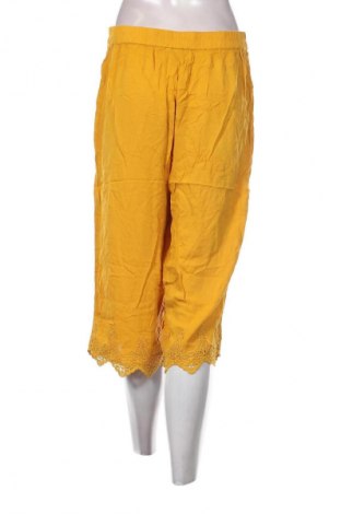 Damen Shorts Crossroads, Größe M, Farbe Gelb, Preis 23,99 €
