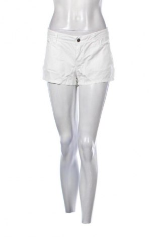 Γυναικείο κοντό παντελόνι DKNY Jeans, Μέγεθος S, Χρώμα Λευκό, Τιμή 27,99 €