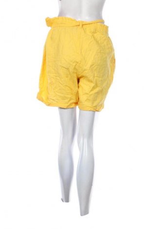 Pantaloni scurți de femei Esmara, Mărime XXL, Culoare Galben, Preț 64,99 Lei