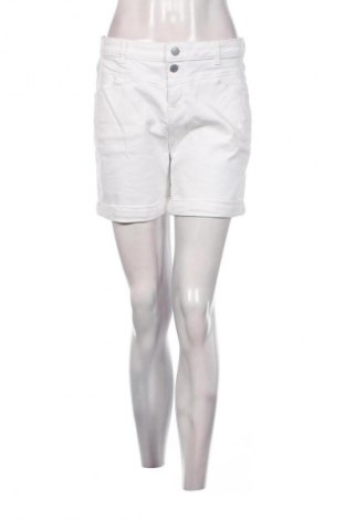 Damen Shorts Esprit, Größe M, Farbe Weiß, Preis 53,99 €