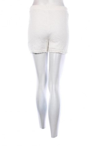 Damen Shorts Fb Sister, Größe S, Farbe Weiß, Preis 13,99 €