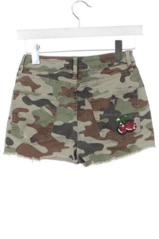Damskie szorty Guess, Rozmiar XS, Kolor Kolorowy, Cena 275,17 zł