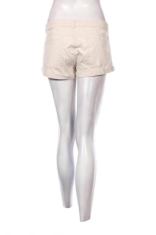 Pantaloni scurți de femei H&M, Mărime M, Culoare Bej, Preț 55,99 Lei