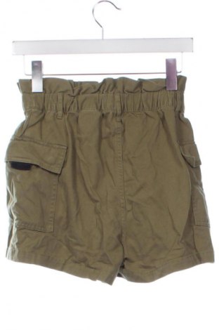 Pantaloni scurți de femei H&M Divided, Mărime S, Culoare Verde, Preț 64,99 Lei