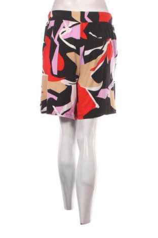 Γυναικείο κοντό παντελόνι Ladies Fashion, Μέγεθος M, Χρώμα Πολύχρωμο, Τιμή 21,99 €