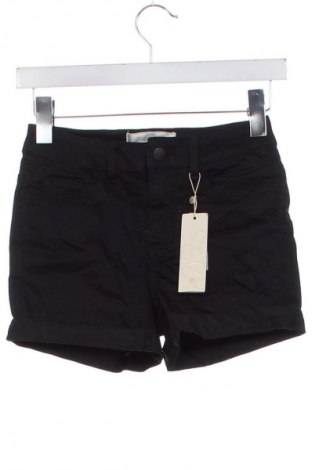 Damskie szorty Pieces, Rozmiar XS, Kolor Czarny, Cena 150,99 zł
