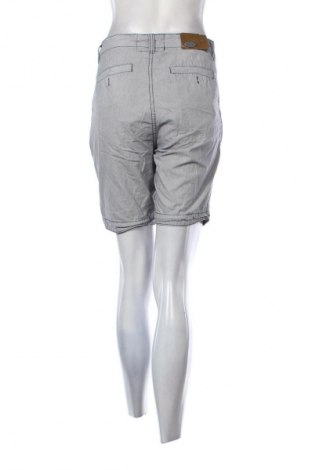 Γυναικείο κοντό παντελόνι Pull&Bear, Μέγεθος M, Χρώμα Πολύχρωμο, Τιμή 9,72 €
