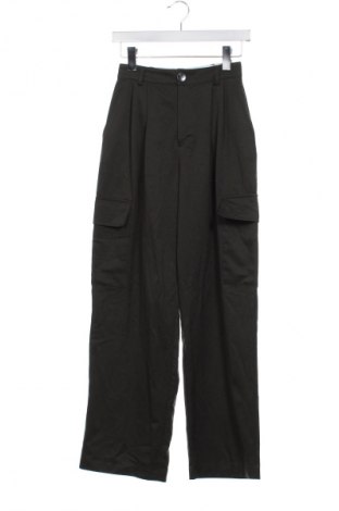 Dámské kalhoty  Bershka, Velikost XXS, Barva Zelená, Cena  329,00 Kč