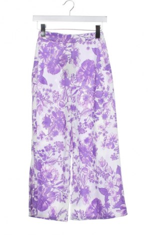 Damenhose Pretty Little Thing, Größe XXS, Farbe Mehrfarbig, Preis € 13,99