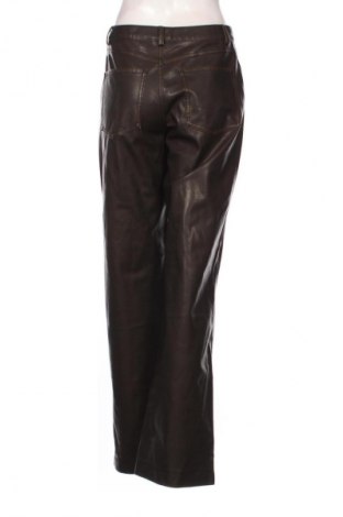 Damenhose Stradivarius, Größe S, Farbe Braun, Preis 31,99 €