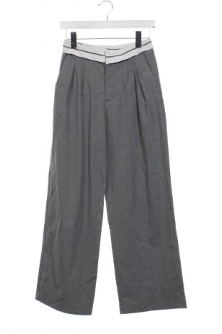 Dámské kalhoty  Stradivarius, Velikost XS, Barva Šedá, Cena  329,00 Kč