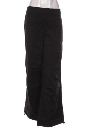 Damenhose Stradivarius, Größe XL, Farbe Schwarz, Preis € 32,99