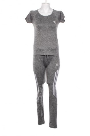 Dámská sportovní souprava. Adidas, Velikost M, Barva Šedá, Cena  785,00 Kč