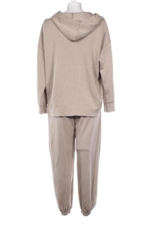 Γυναικείο αθλητικό σύνολο NEW COLLECTION, Μέγεθος M, Χρώμα  Μπέζ, Τιμή 28,04 €