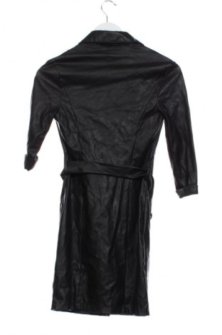 Dámský kabát  Bershka, Velikost XS, Barva Černá, Cena  734,00 Kč