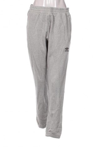 Γυναικείο αθλητικό παντελόνι Adidas, Μέγεθος L, Χρώμα Γκρί, Τιμή 21,99 €
