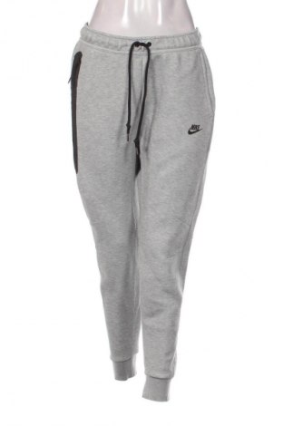 Dámské tepláky Nike, Velikost M, Barva Šedá, Cena  1 529,00 Kč