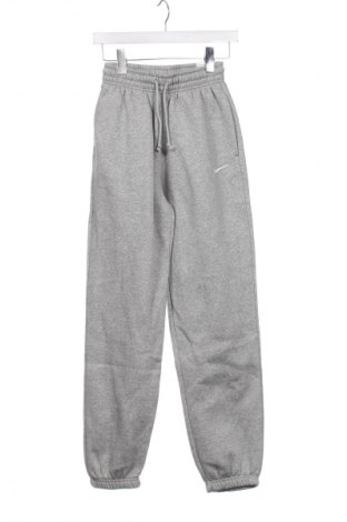 Dámske tepláky Nike, Veľkosť XXS, Farba Sivá, Cena  54,95 €