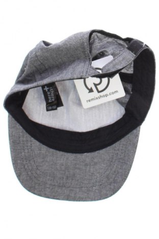 Dziecięca czapka Here+There, Kolor Szary, Cena 45,99 zł