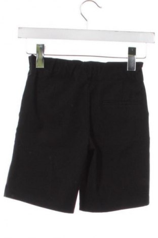 Παιδικό κοντό παντελόνι Marks & Spencer, Μέγεθος 5-6y/ 116-122 εκ., Χρώμα Μαύρο, Τιμή 3,99 €
