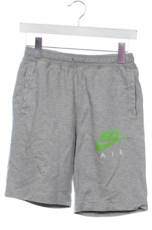 Dětské krátké kalhoty  Nike, Velikost 11-12y/ 152-158 cm, Barva Šedá, Cena  349,00 Kč