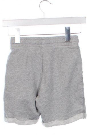 Dětské krátké kalhoty  United Colors Of Benetton, Velikost 5-6y/ 116-122 cm, Barva Šedá, Cena  228,00 Kč