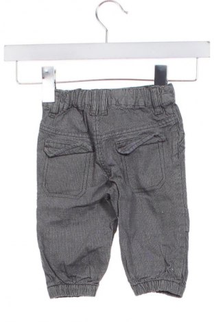 Dětské kalhoty  H&M, Velikost 6-9m/ 68-74 cm, Barva Vícebarevné, Cena  149,00 Kč