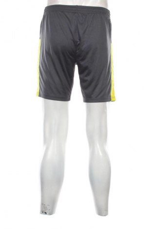 Pantaloni scurți de bărbați Umbro, Mărime S, Culoare Multicolor, Preț 26,99 Lei