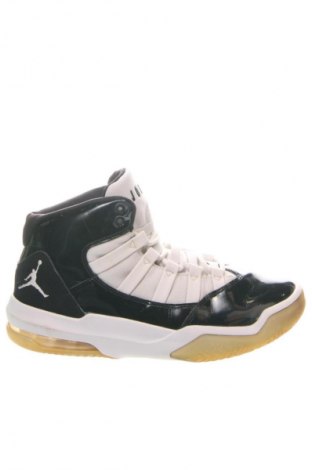 Încălțăminte bărbătească Air Jordan Nike, Mărime 45, Culoare Multicolor, Preț 253,00 Lei
