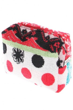 Несесер Desigual, Цвят Многоцветен, Цена 43,99 лв.