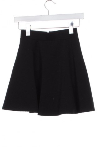 Пола H&M, Размер XS, Цвят Черен, Цена 15,99 лв.