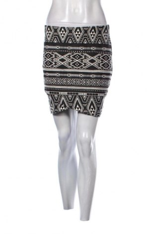 Sukně H&M, Velikost M, Barva Vícebarevné, Cena  179,00 Kč