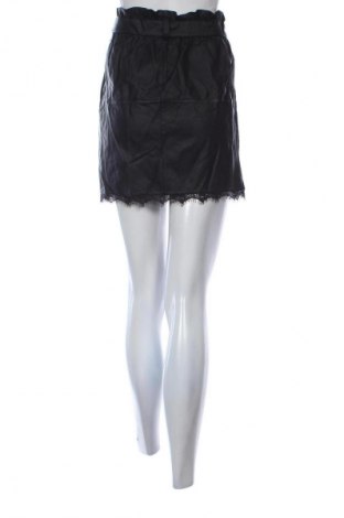 Φούστα NEW COLLECTION, Μέγεθος S, Χρώμα Μαύρο, Τιμή 14,99 €