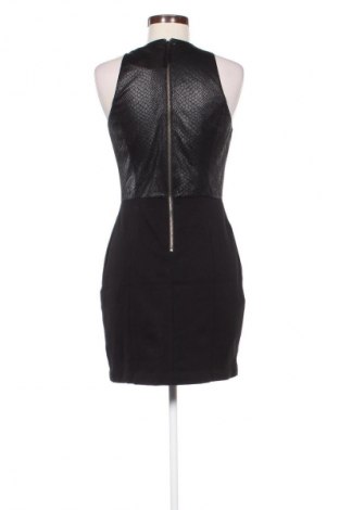 Sukienka Armani Exchange, Rozmiar M, Kolor Czarny, Cena 298,85 zł