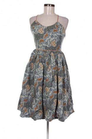 Sukienka Bluebella, Rozmiar M, Kolor Kolorowy, Cena 110,99 zł