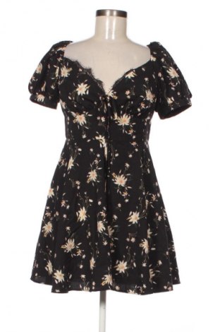 Kleid Boohoo, Größe M, Farbe Mehrfarbig, Preis 17,99 €