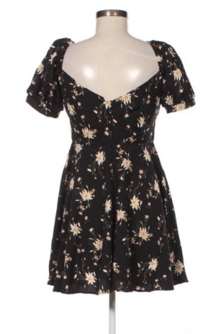 Kleid Boohoo, Größe M, Farbe Mehrfarbig, Preis 17,99 €